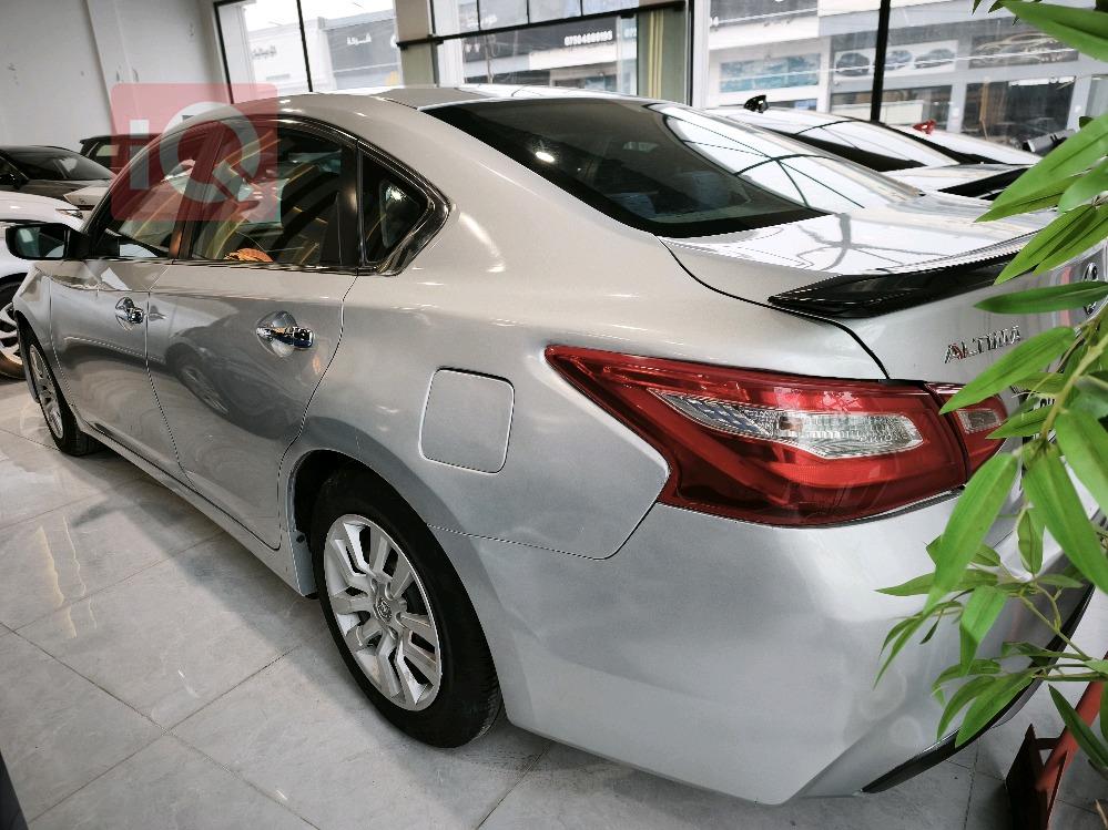 نيسان ألتيما